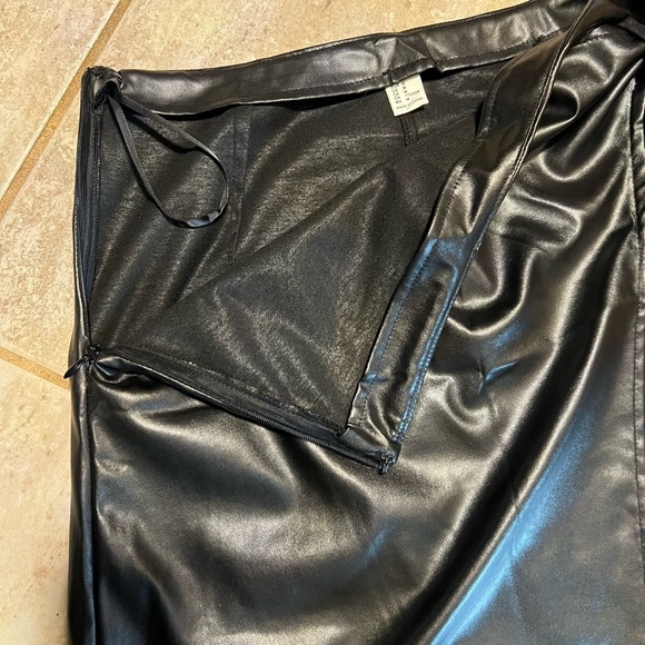 đź–¤SweatyRocks Elegant High Waist Knot Side Wrap PU Leather Midi Skirtđź–¤SZ Mđź–¤NWOT - Picture 6 of 15